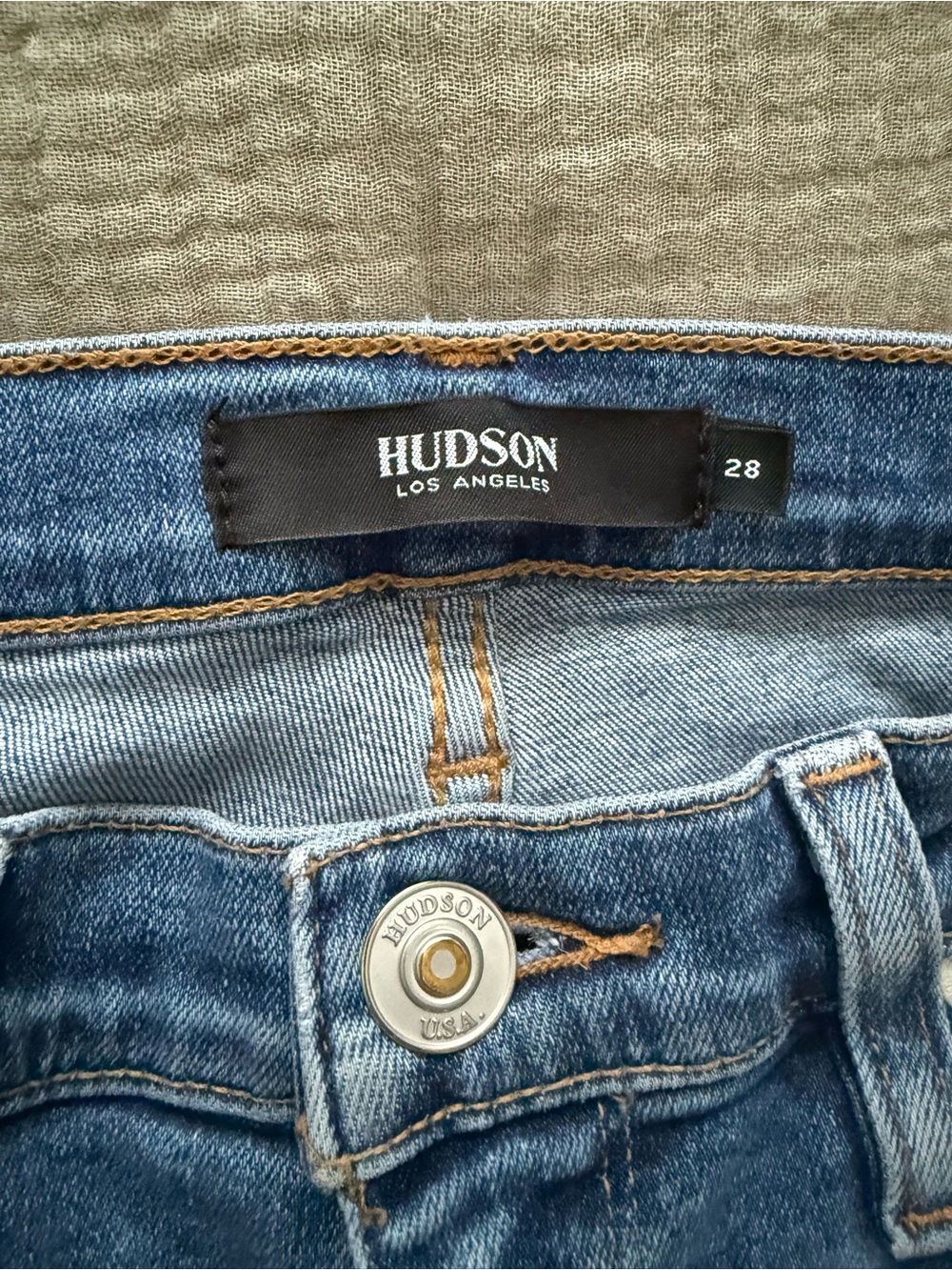 Hudson Jeans women’s Medium Blue Denim Jeans with Branded Button